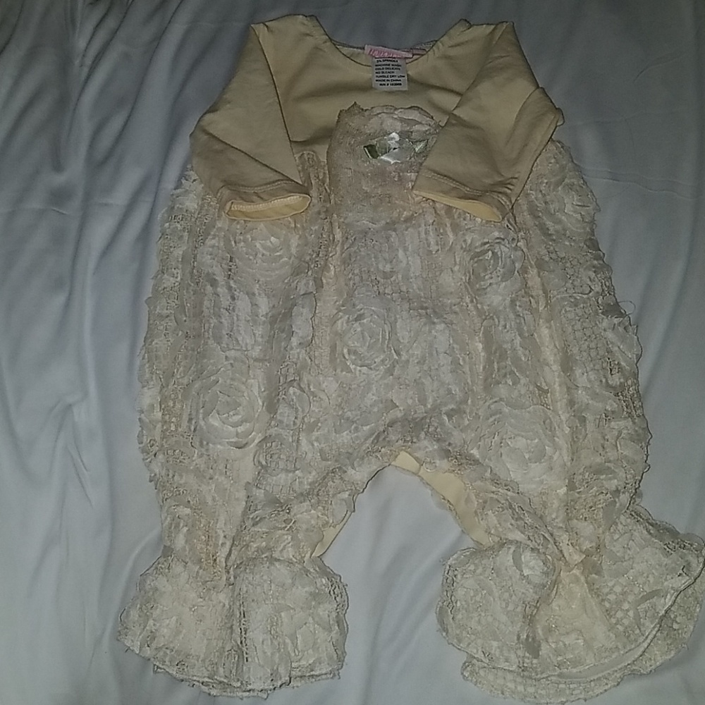 CACHCACH ONESIE/ PORTRAIT